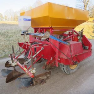 Potato planter machine